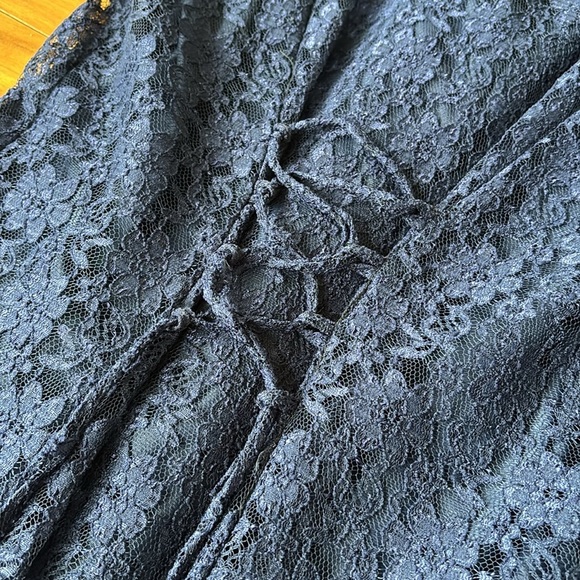 Vintage lace dress - Picture 10 of 12